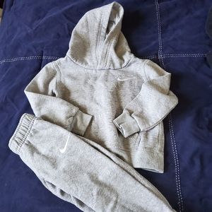 Nike toddler sweat suit